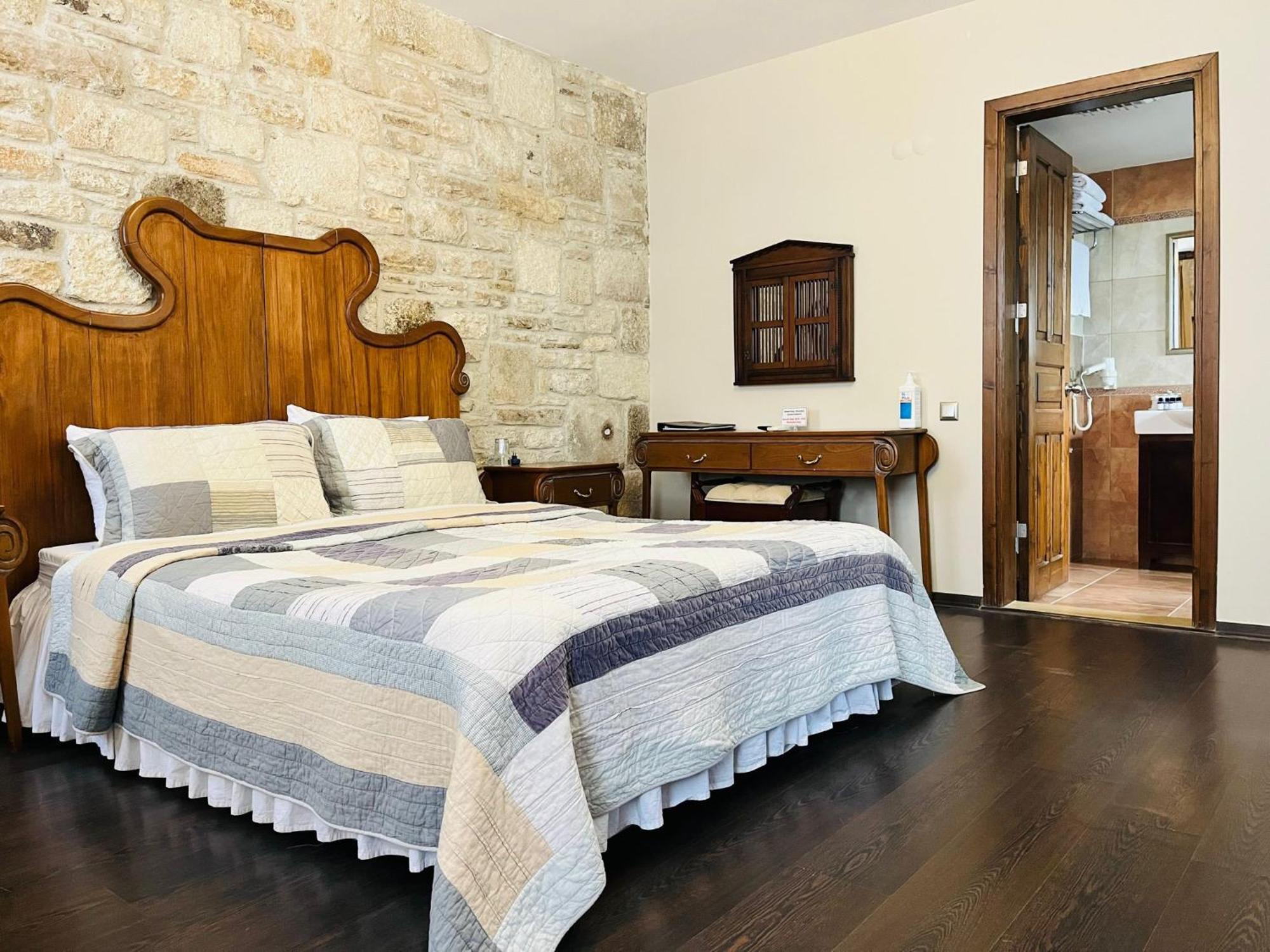 Griffon Hotel Yenifoca Exterior photo