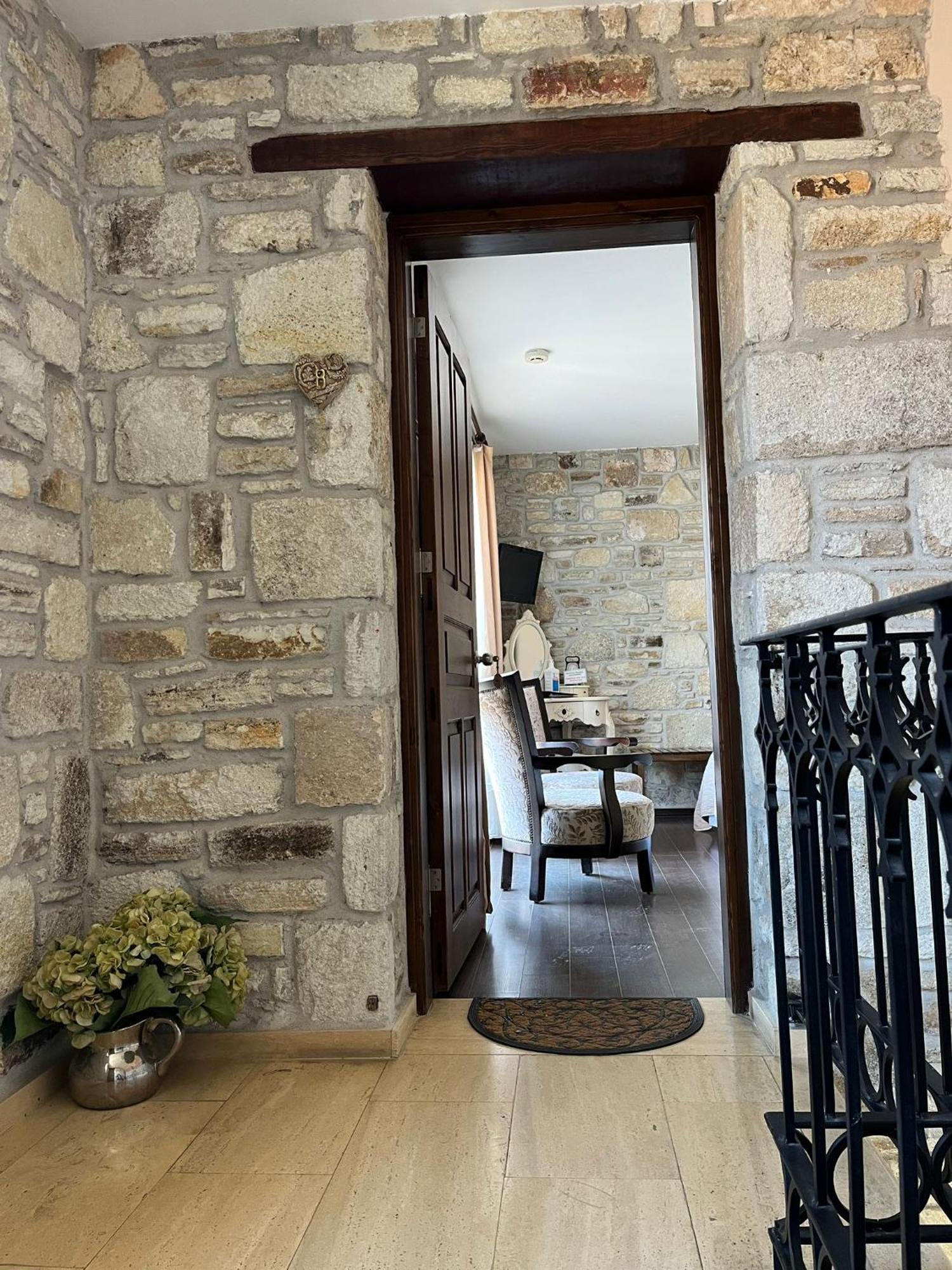 Griffon Hotel Yenifoca Exterior photo